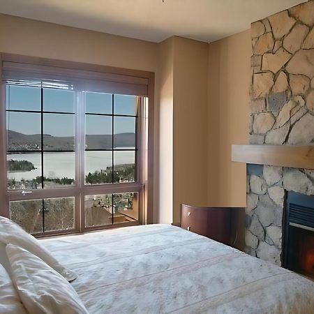 Luxurious Equinoxe Ski-In/Ski-Out Монт-Тремблант Екстериор снимка